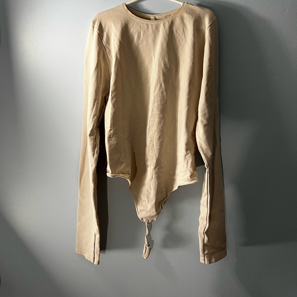 Babaton contour medium bodysuit - only worn a handful of times doesn’t fit - Picture 1 of 2